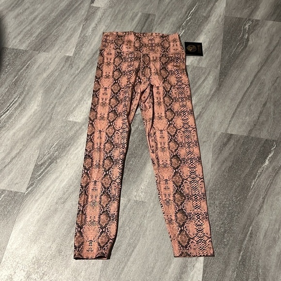 Til You Collapse Effortless Scrunch Leggings- Pink, Black, Gold Boa Large snake - Picture 6 of 12